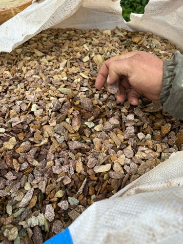 Златолит персиковый декоративная каменная крошка купить в Рошале