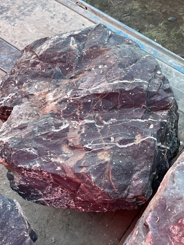 Камни для ландшафтного дизайна красно-фиолетовые 10-60 килограмм купить в Рошале