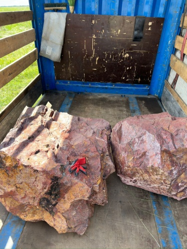 Ландшафтные глыбы красно-фиолетовые 200-1000 килограмм купить в Рошале