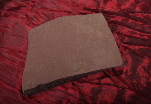 Плитняк лемезит бордовый для цоколя 1,5-2 см купить в Рошале