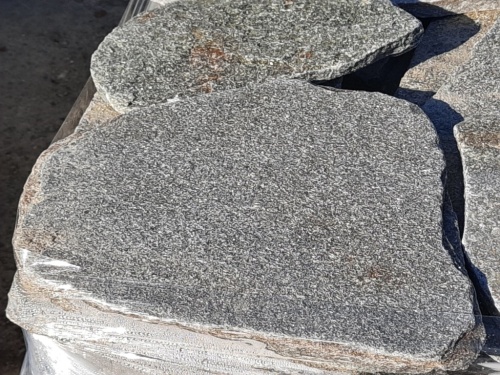 Златолит серебристый галтованный для лестниц купить в Рошале