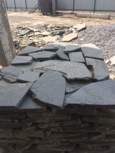 Златолит серебристый галтованный для лестниц купить в Рошале